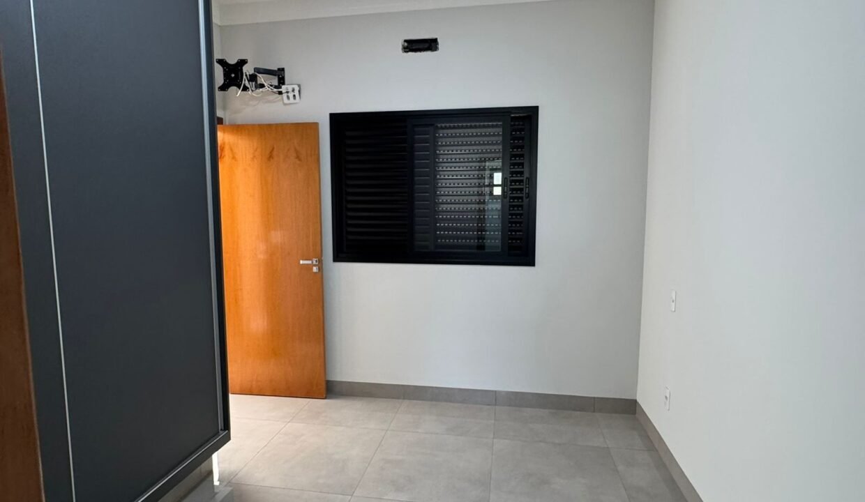 0a60fa28-bba0-4ddd-a64d-e2e5482866c1