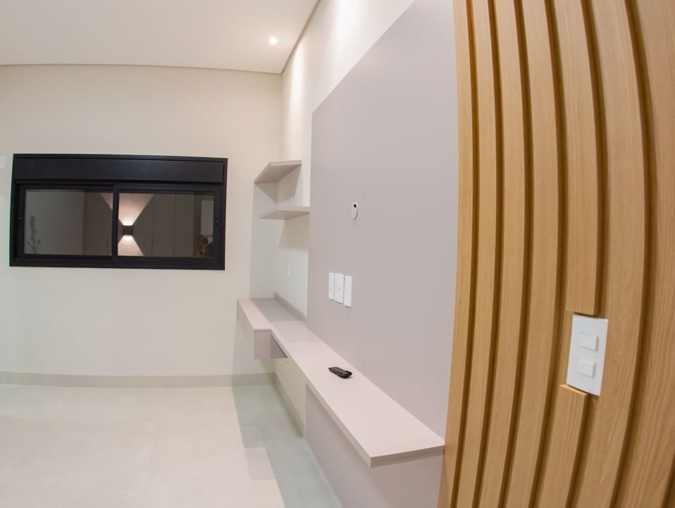 5ceec3b1-38a6-45fa-8c50-da5eca2d1c77