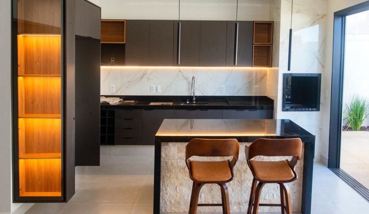 b1973e63-3b5b-4af5-b44c-b520e709e9af