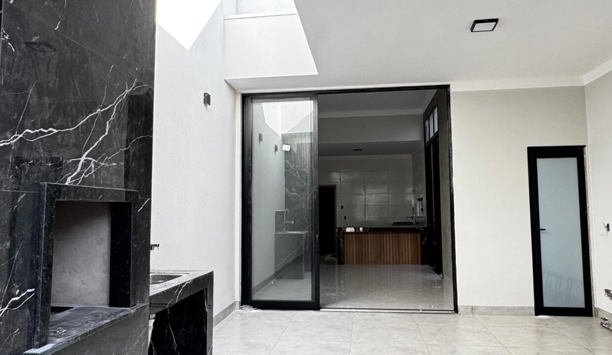 c572aef5-967c-48e0-9713-a08d21437046