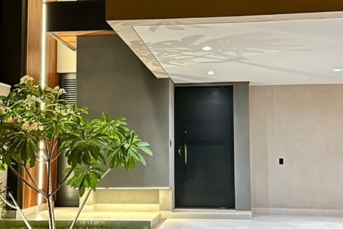 e3e5d6e9-7c63-4d41-a6f2-4efcb8222fc8