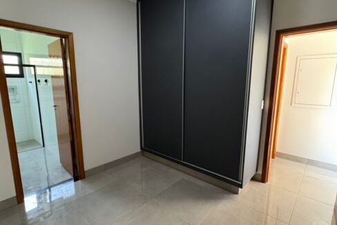 e779e118-fd62-4c3e-8986-fc4a6b2db98b