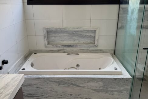 ebd87bf0-a8b5-4fbe-a417-9c0331f80b2a